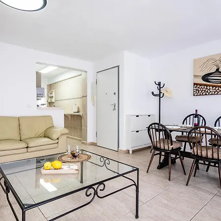Apartment Family In The Centre Of *
